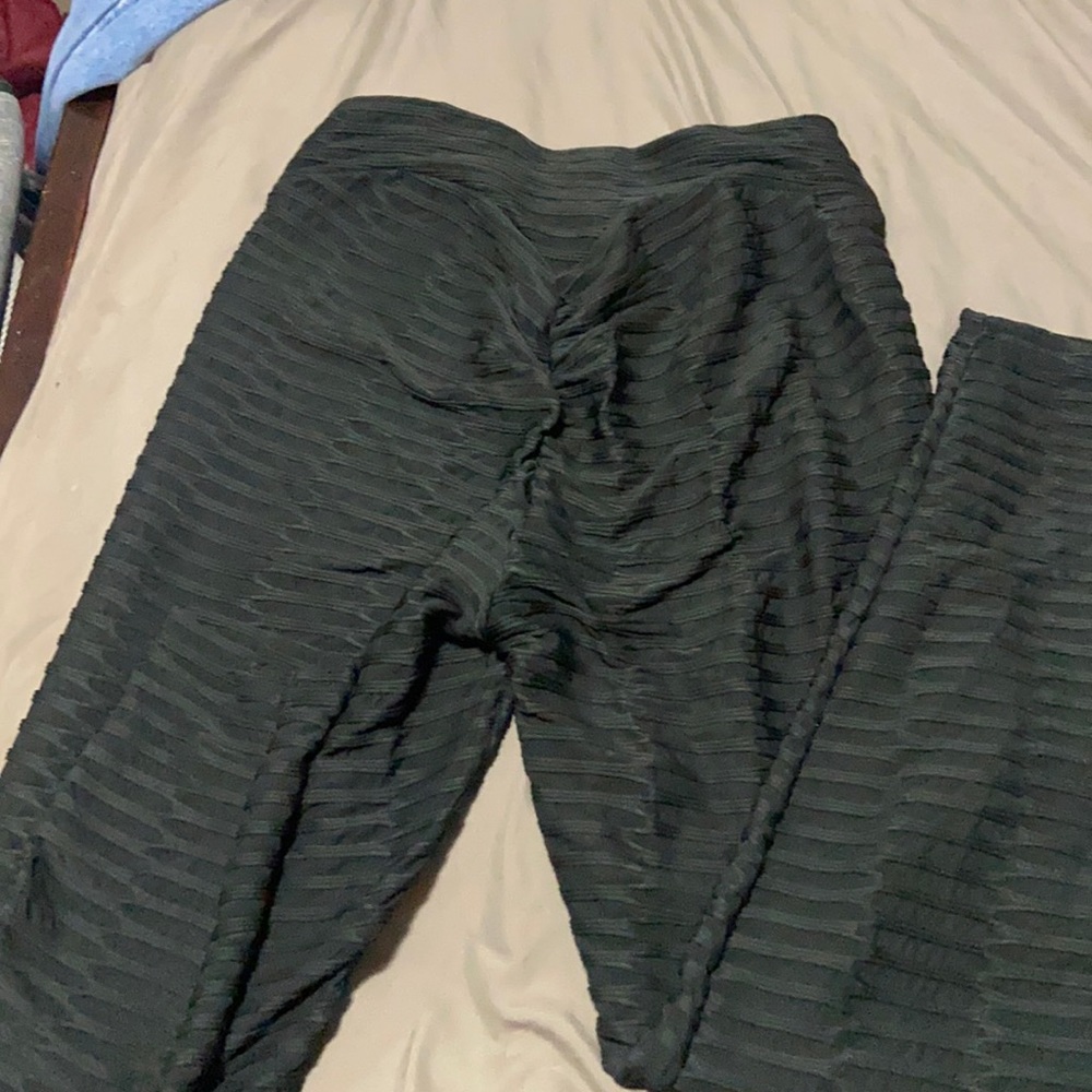 Black Scrunch Butt Leggings